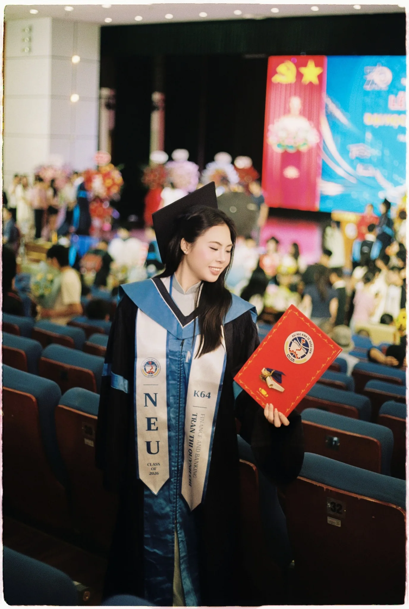 NEU · Khoảnh khắc trong hội trường