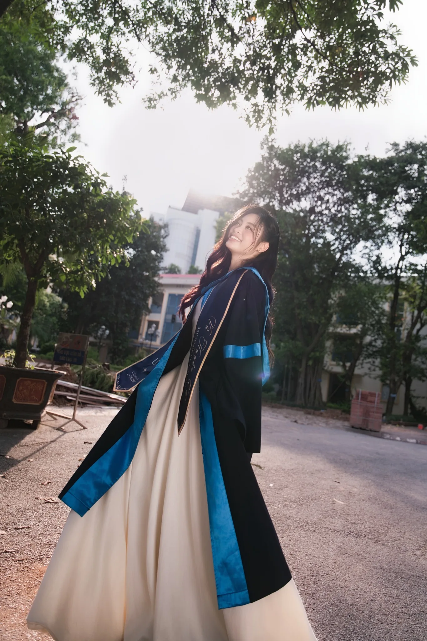 Toàn cảnh trong khuôn viên
